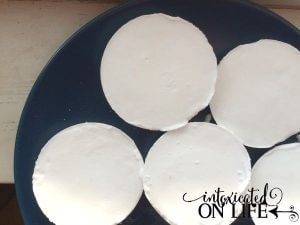 Easy DIY Aromatherapy Shower Tablets