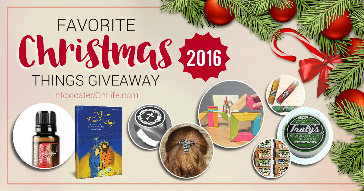 favoritechristmasthingsgiveaway2016-fb