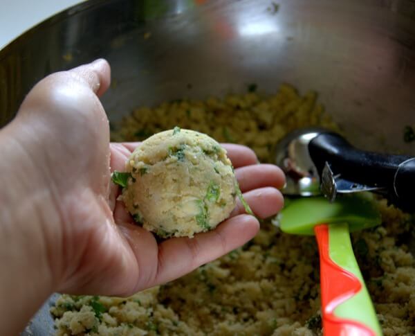 Coconut Biscuit with Scallions and Herb Process Pic